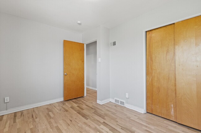 Building Photo - Cascade Apartments