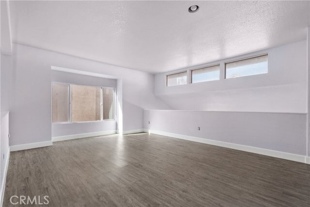 Building Photo - 3327 Deaver Dr