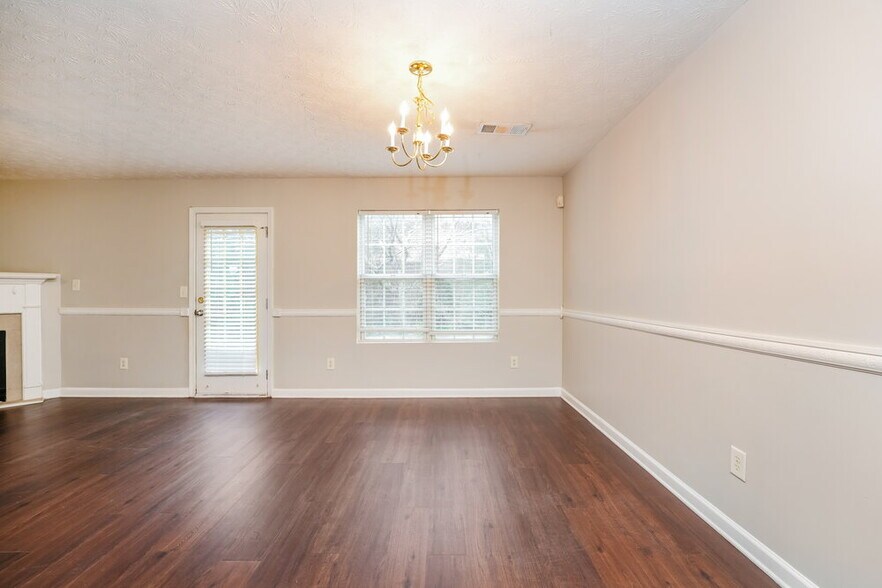 Building Photo - 4085 Mission Way