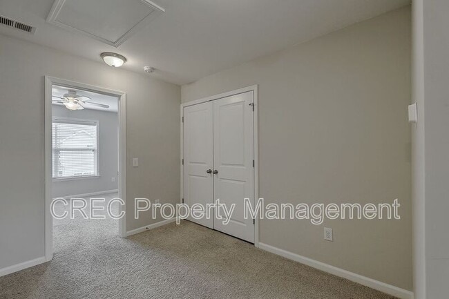 Building Photo - 270 Swallowtail Ln