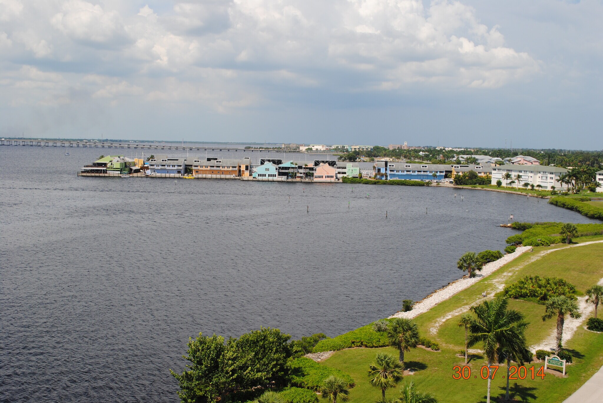 Building Photo - 1500 Park Beach Cir