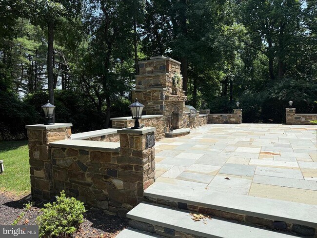Building Photo - 1714 Hickory Hill Rd
