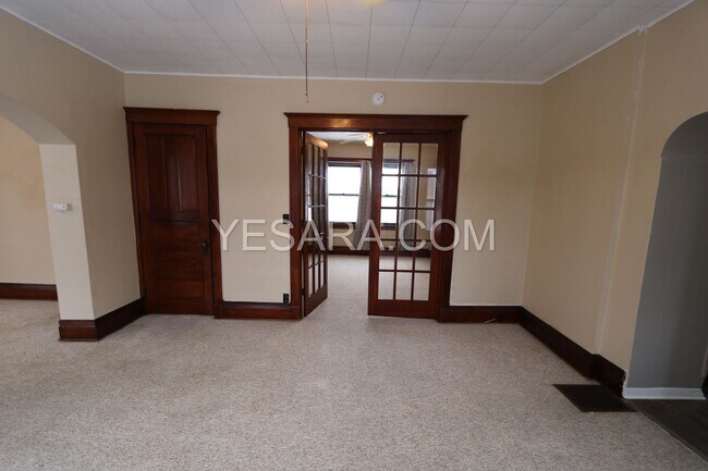 Building Photo - 502 1/2-502 1/2 S Leebrick St