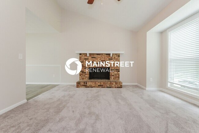 Building Photo - 4 Bedroom Pet-Friendly Home in Conyers, GA with Main Street Renewal