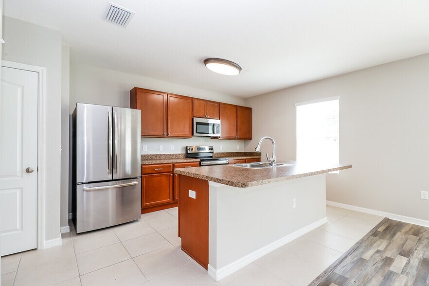 Building Photo - 14489 Finsbury Dr