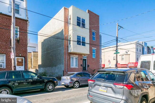 Building Photo - 1002 S 20th St
