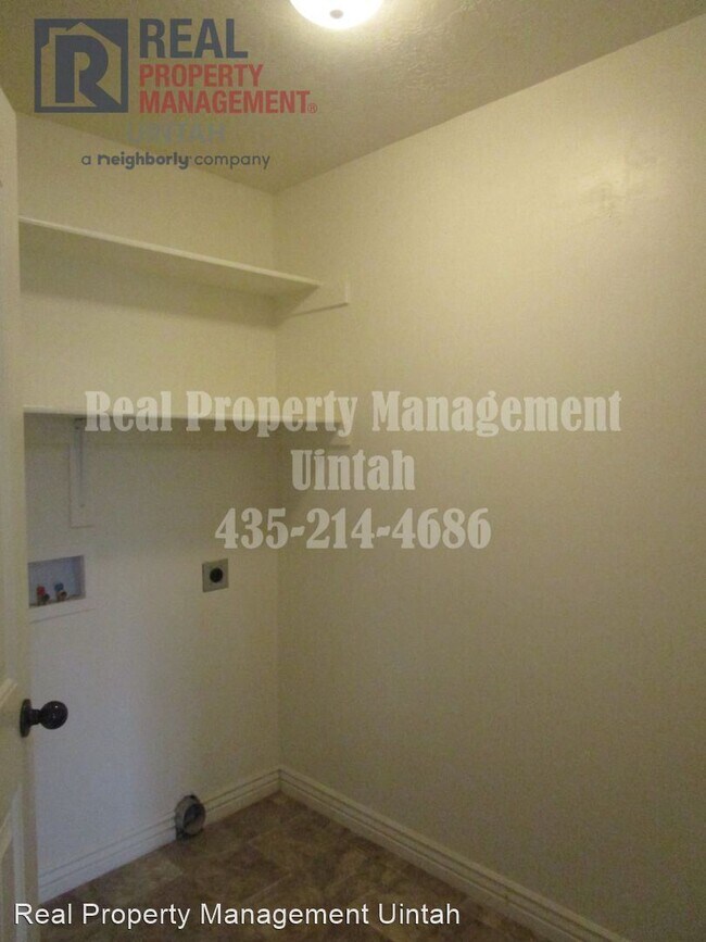 Building Photo - 3 br, 2.5 bath House - 407 E Gray Fox Lane