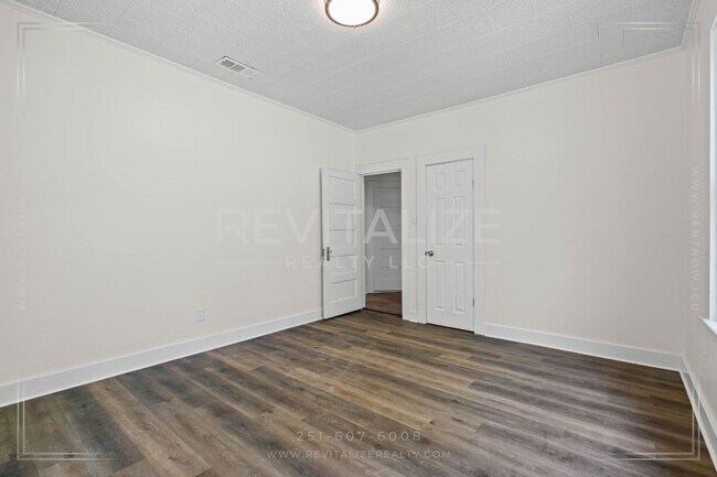 Building Photo - Charming 3 Bed 2 Bath Bungalow in Mobile