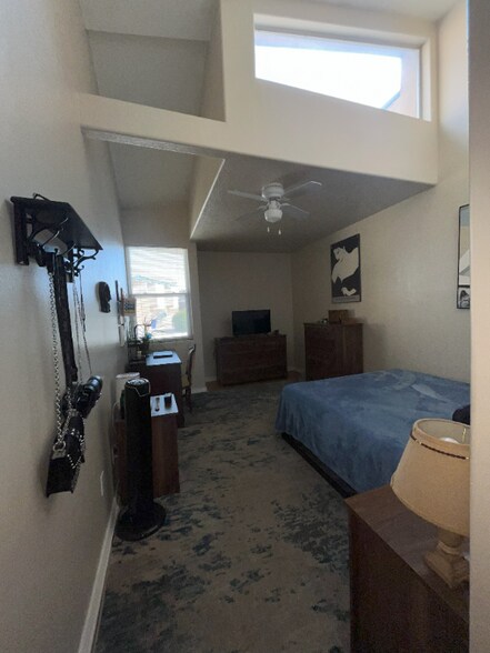 Building Photo - 5604 Del Oeste Rd