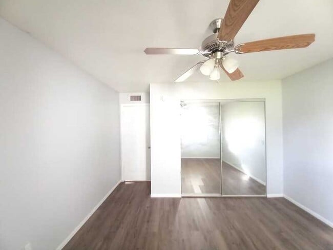 Building Photo - 4729 39th Ave N