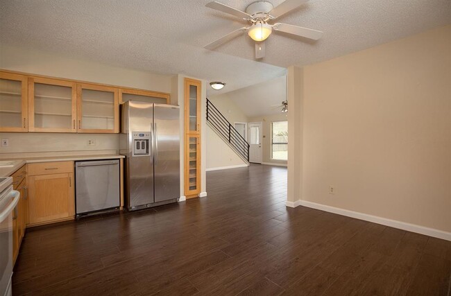 Building Photo - 3807 Cedar Valley Dr