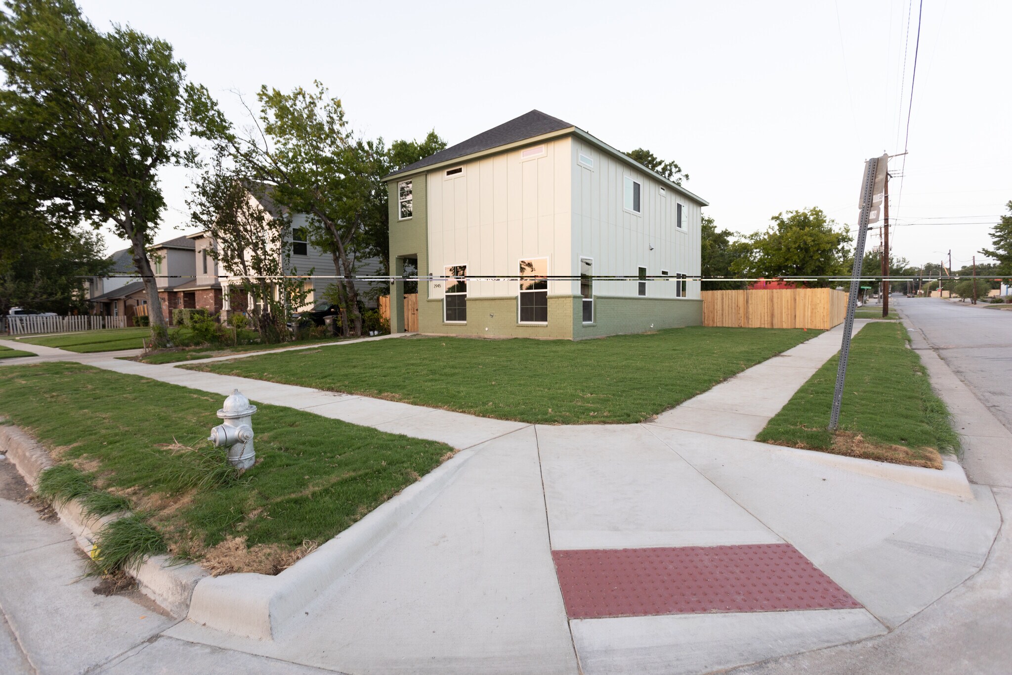 Building Photo - 2945 Gordon Ave