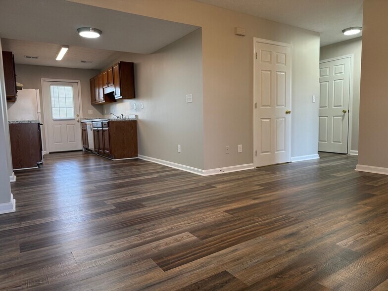 Building Photo - 106 Aiden Ct