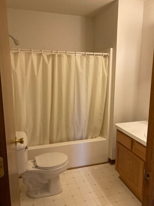 Building Photo - Two Bedroom Condo near St. Joes & EMU | Parking + Laundry