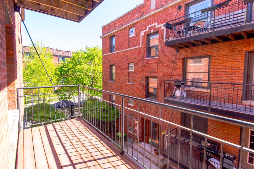 Building Photo - 927 W Sunnyside Ave