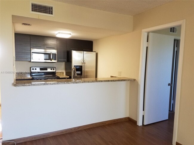 Building Photo - 8180 Geneva Ct