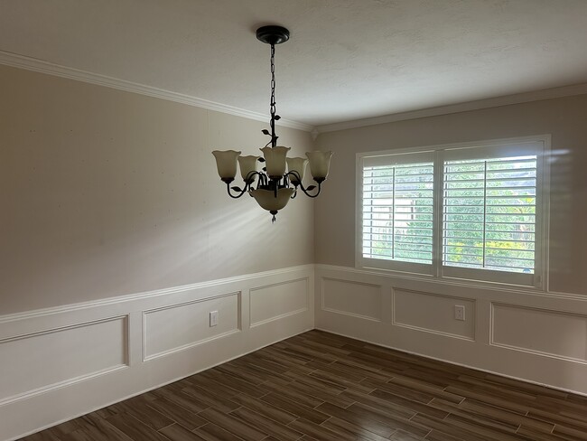 Huge formal dining area - 5122 Crystal Bay Dr