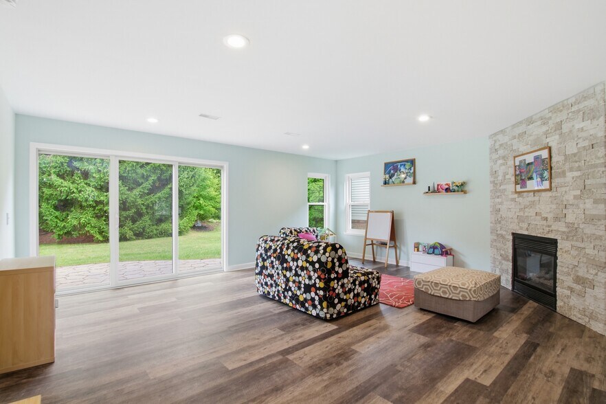 Building Photo - 4905 Carrington Dr