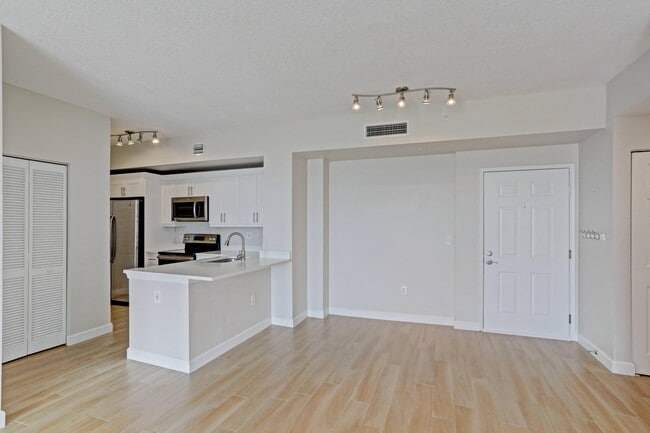 Building Photo - 651 Okeechobee Blvd