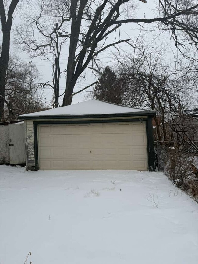 Building Photo - 16200 Littlefield St