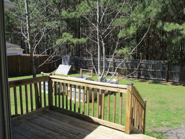 Building Photo - 2808 Blue Bell Ln
