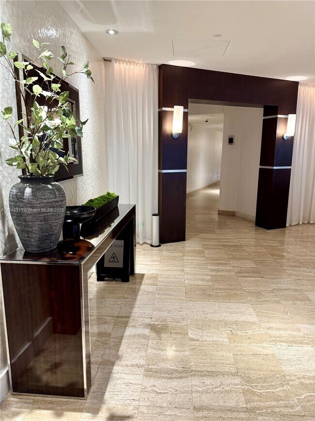 Building Photo - 2451 Brickell Ave