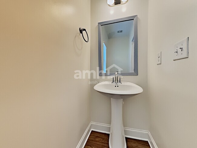 Building Photo - 103 Caitlin Ct