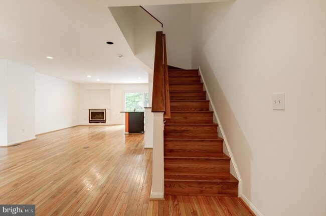 Building Photo - 12050 Edgemere Cir