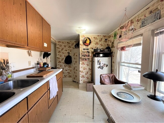 Building Photo - 148 Marston Ave
