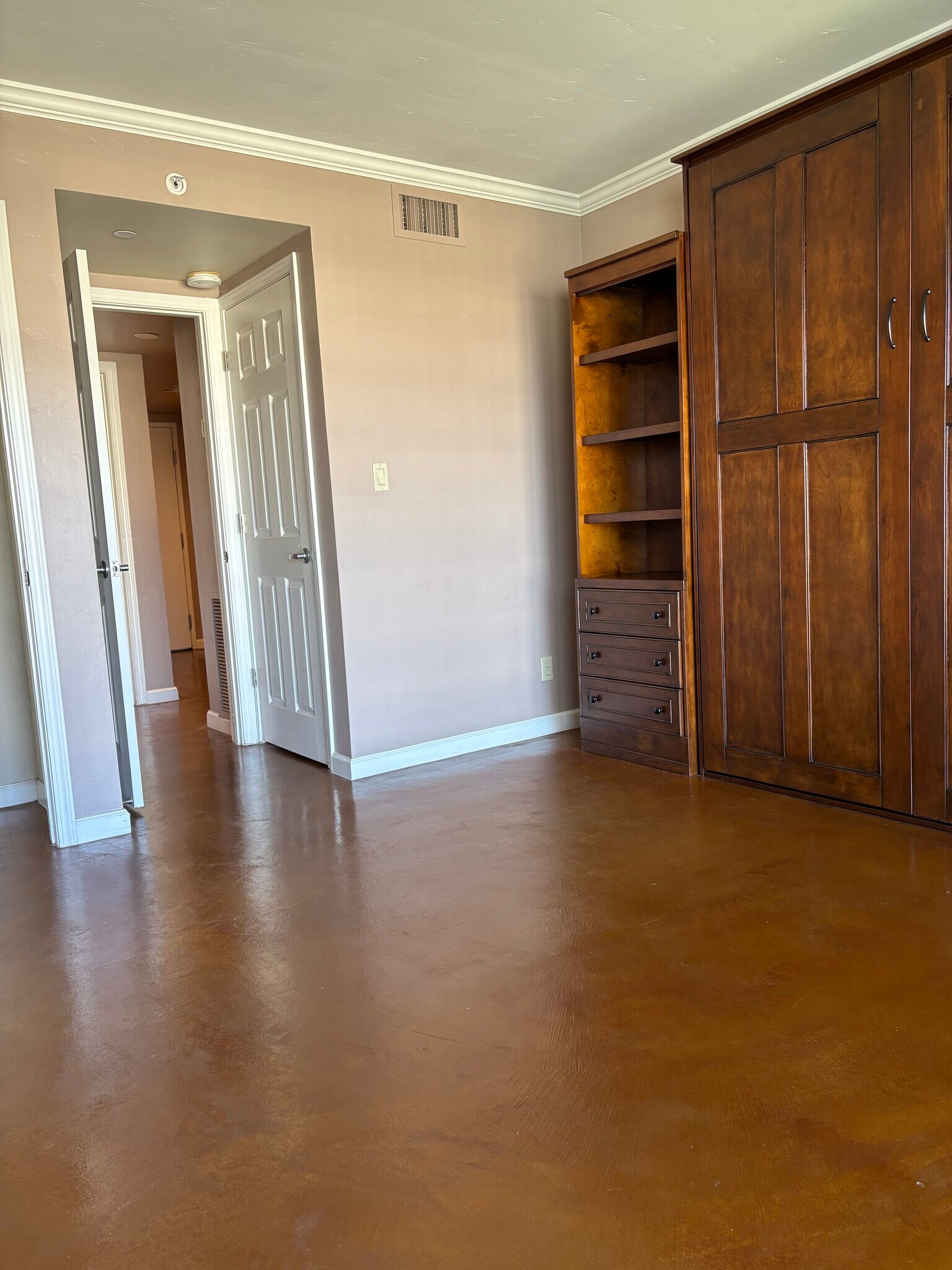 Guest room has remote control blackout blinds - 500 N St