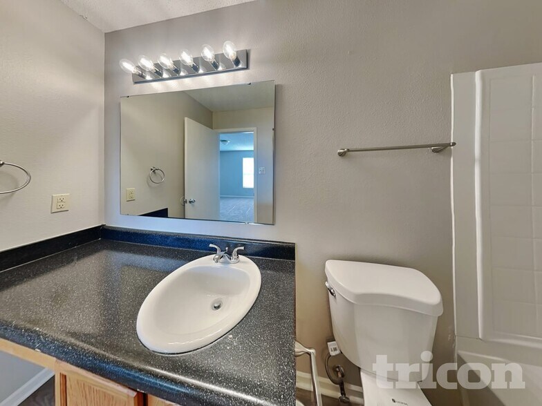 Building Photo - 2168 Olympia Dr