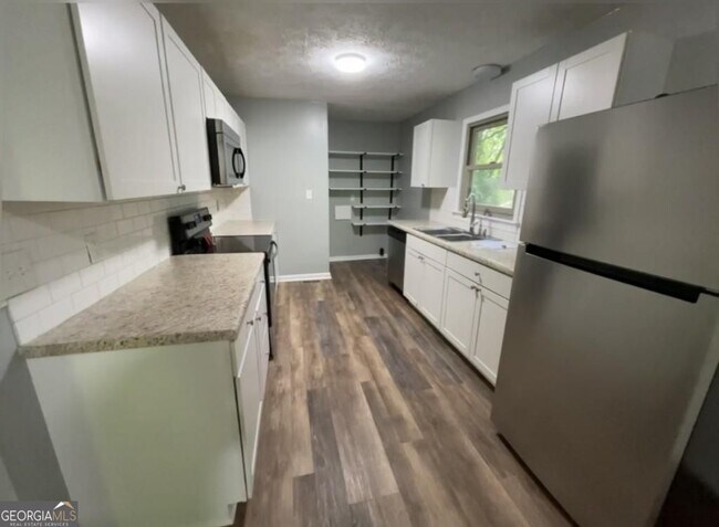 Building Photo - 19 Oak Hill Dr