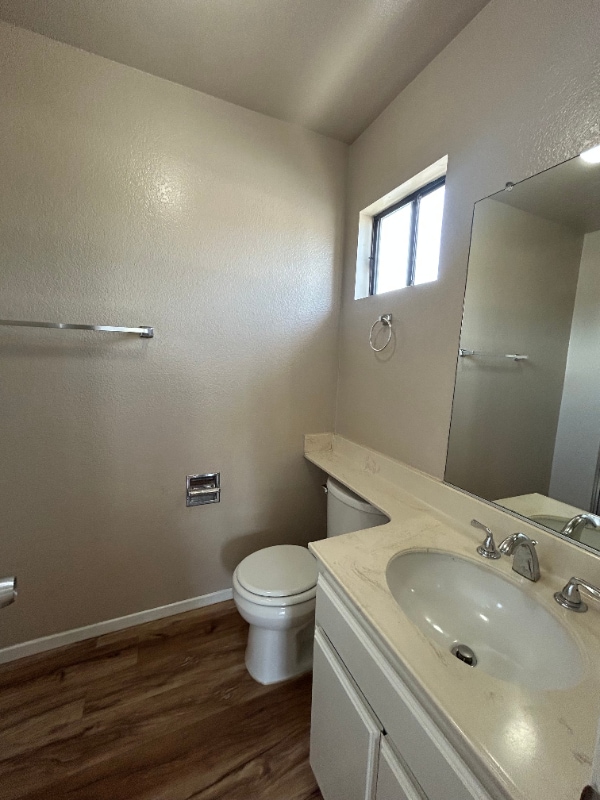 Building Photo - 1806 Huntington Dr