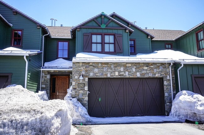 Primary Photo - Live Comfortably at CreekHouse – Available...