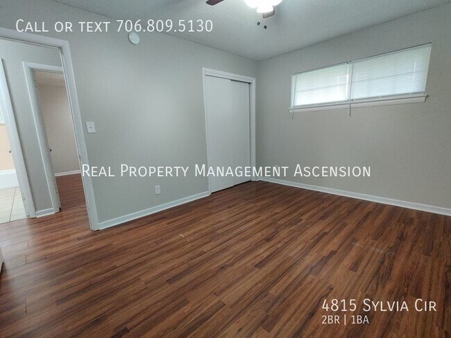 Building Photo - Spacious 2 Bed 1 Bath just off Bonny Oaks ...