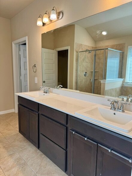 Building Photo - 1301 Wheelwright Dr