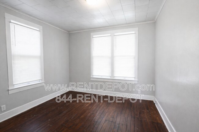 Building Photo - 1500 S Morton Ave