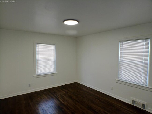 Building Photo - 5302 N Spruce Ave