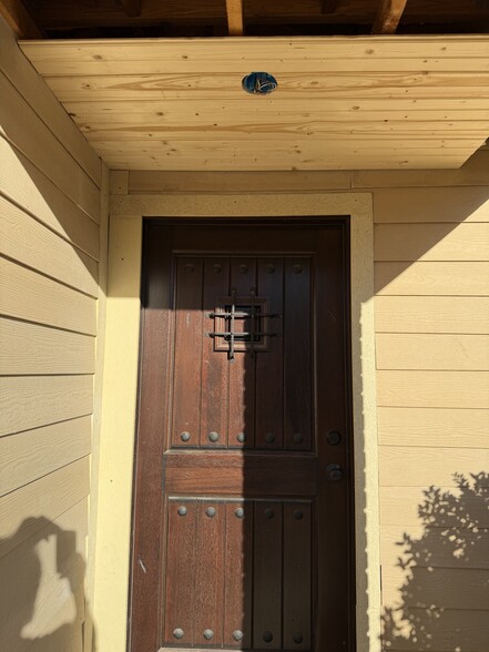 Building Photo - 6316 Village Arbor