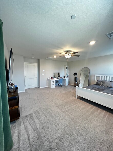 Building Photo - 10724 Wild Parsley Ave