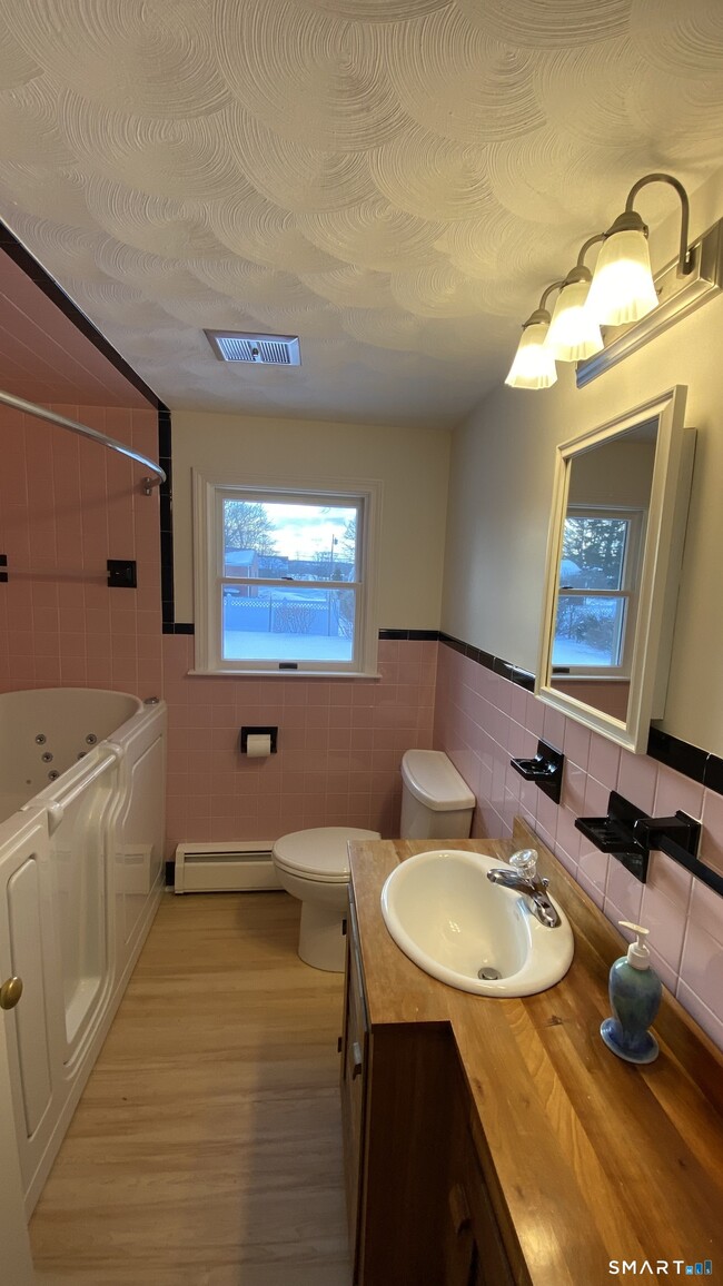 Building Photo - 178 Edgewood Dr