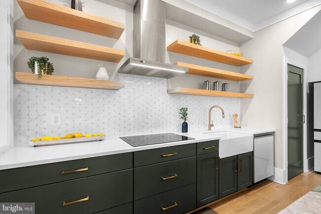 Building Photo - 1616 Kilbourne Pl NW