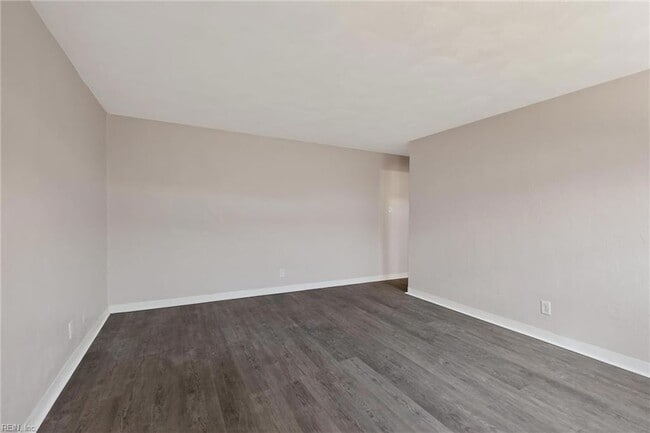 Building Photo - 315 15th St