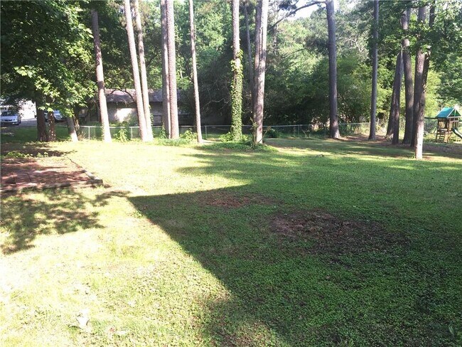 Building Photo - 5516 Pinedale Cir