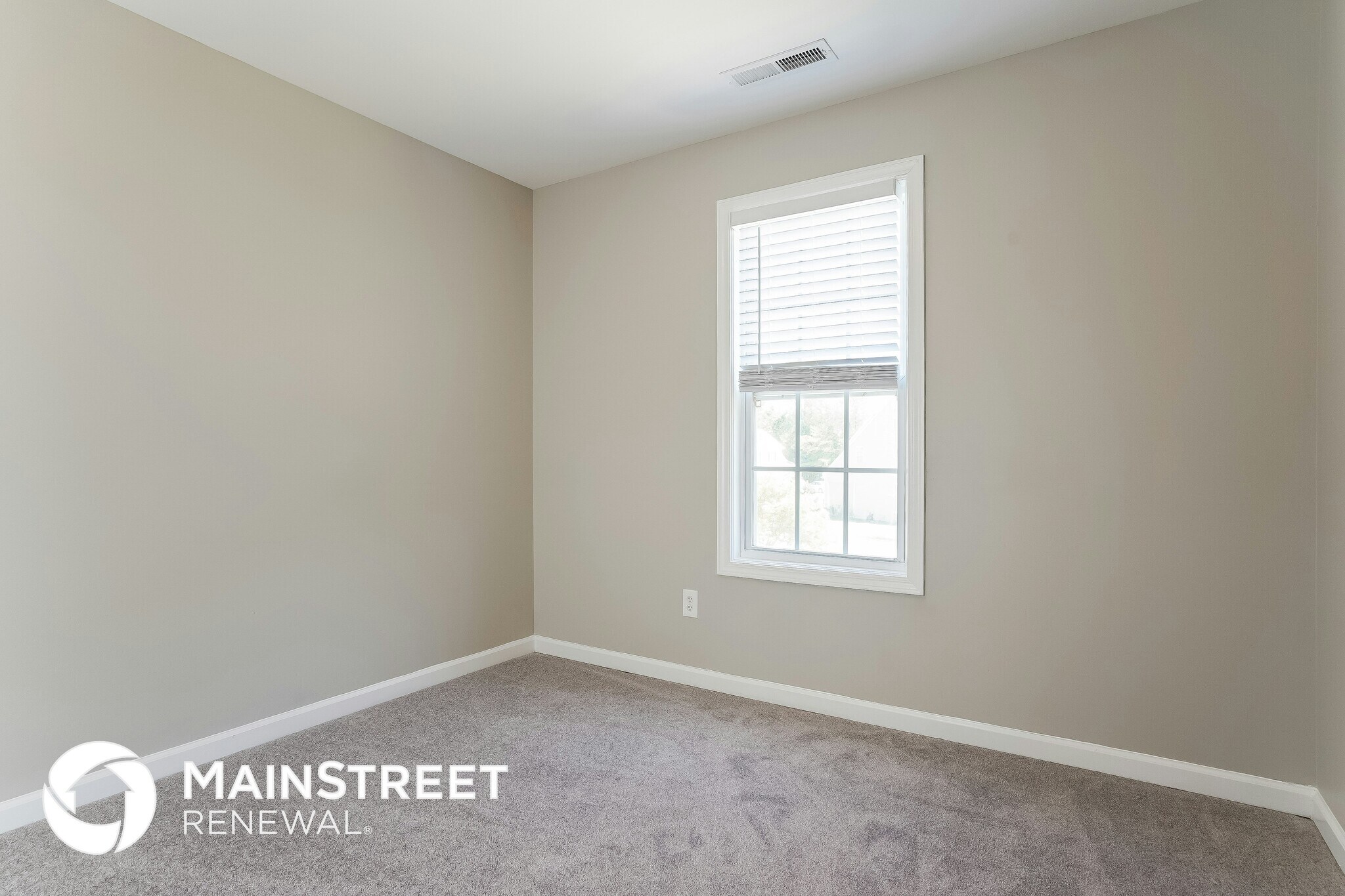 Building Photo - 3210 Hayling Dr