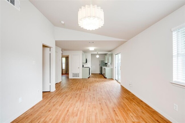 Building Photo - 8110 Willet Trail