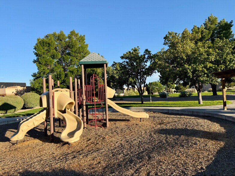 Building Photo - 10215 Marin Dr NW