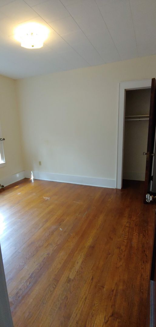 Building Photo - 351-351 Roosevelt Ave