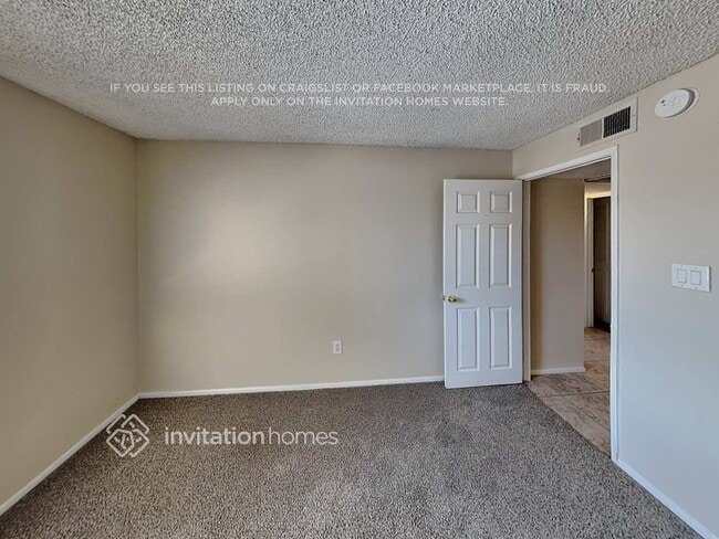 Building Photo - 6038 W Vernon Ave