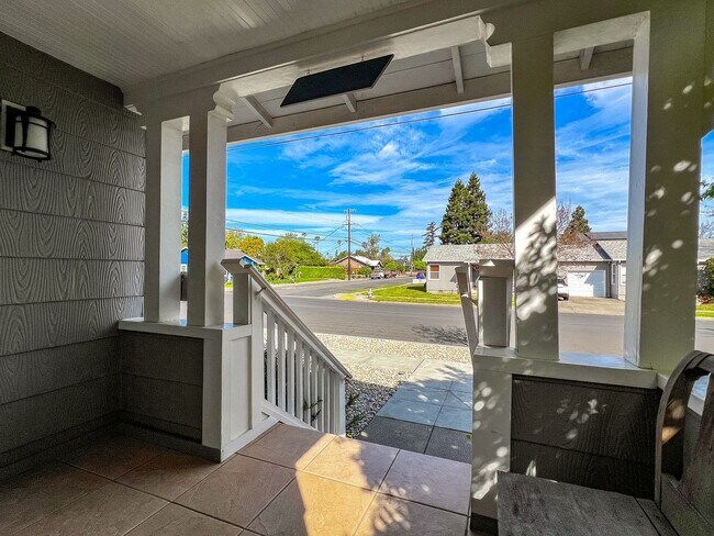 Building Photo - Fully Furnished Modern Home in the Desirable Alphabet Streets